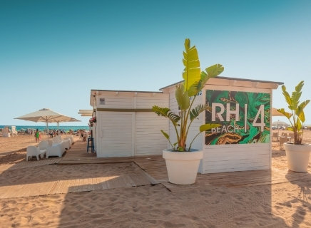 CHIRINGUITO "RH 4 BEACH"